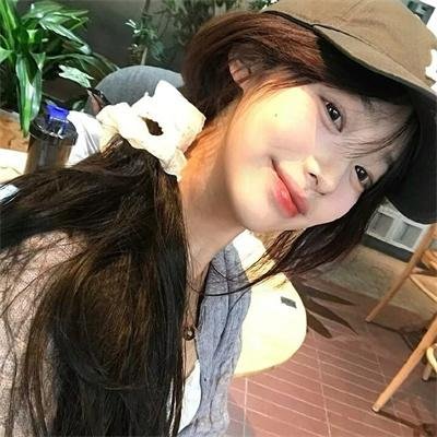 一双绣花鞋